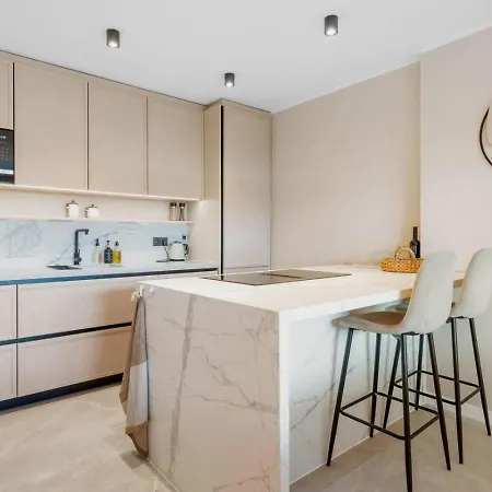 Apartment Luxe Op Geweldige Locatie